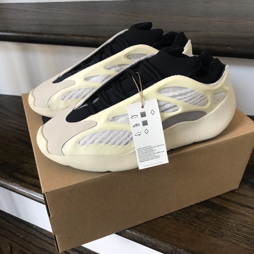 COPY - Yeezy 700 V3